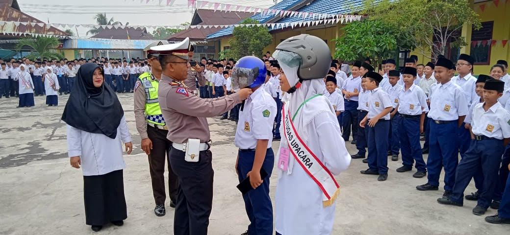 Satlantas Polres Meranti Sosialisasi Tertib Berlalu Lintas di MTs Negeri 1 Meranti