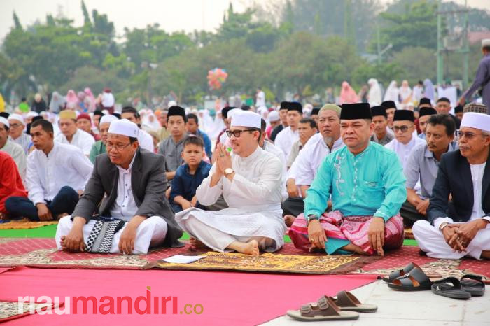 Wako Dumai Bersama Keluarga Salat Idul Adha 1440 H di Taman Bukit Gelanggang