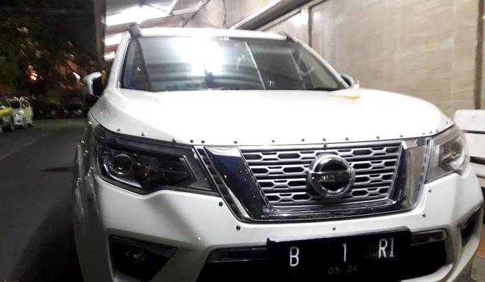 Mobil B 1 RI Bermuatan Parang Diamankan Polisi Saat Parkir di Hotel Tempat Tamu Negara Menginap