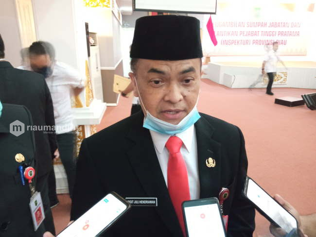 Gubernur Syamsuar Lantik Kepala Inspektorat Riau