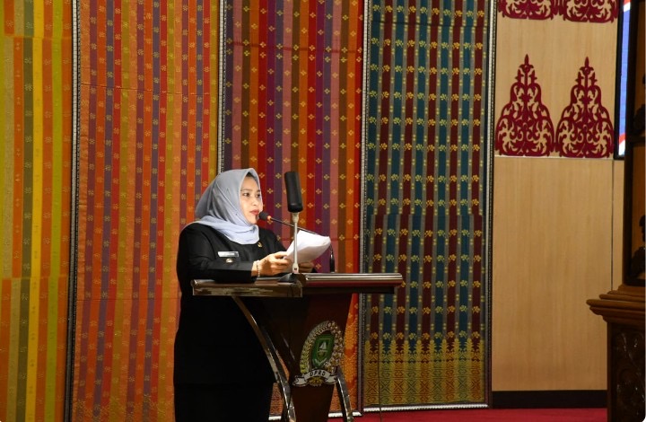 Kedepankan Program Prioritas, Bupati Kasmarni Sampaikan Ranperda Perubahan APBD 2025