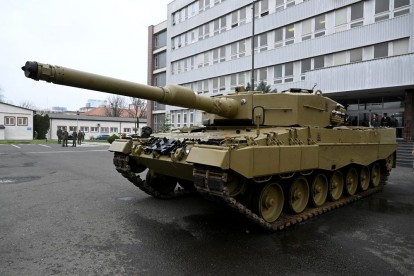 Jerman Beri 'Lampu Hijau' ke Polandia Kirim Tank Leopard 2 ke Ukraina