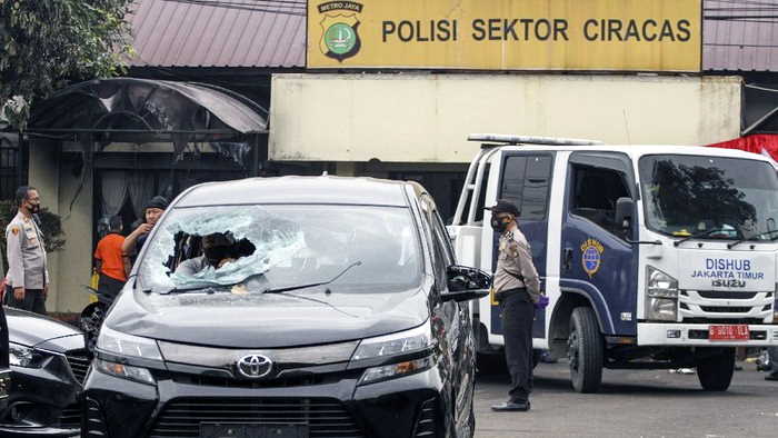 Polisi Sebut Penyerangan Polsek Ciracas Bermula dari Isu Anggota TNI Dikeroyok