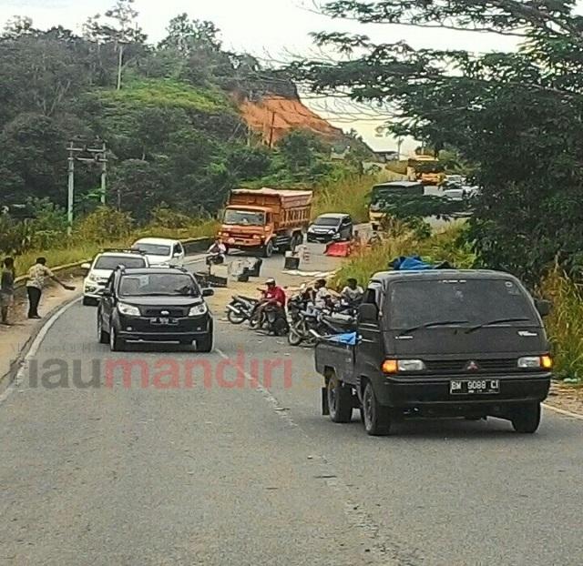 Pasca Amblas Sebulan Lalu, Jalan di Tanjung Alai Tak Kunjung Diperbaiki