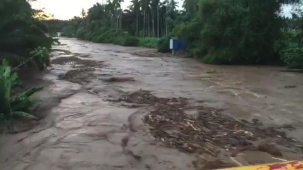 Banjir Bandang Hantam Kabupaten Agam, Puluhan Rumah Rusak-Jembatan Roboh