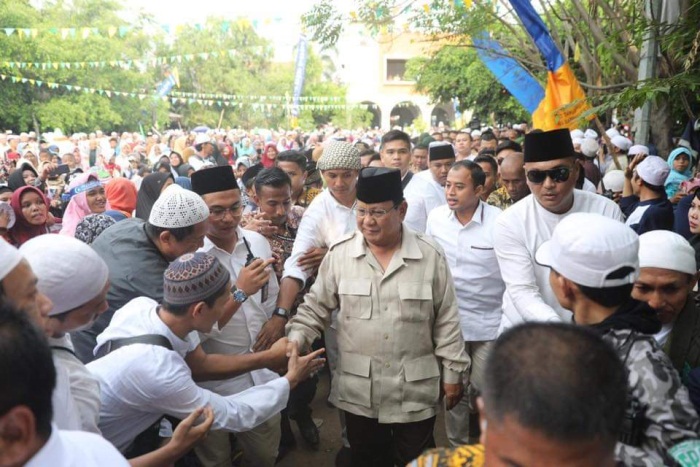 Survei CRC: Mayoritas Muslim dan Kaum Terpelajar Pilih Prabowo-Sandi