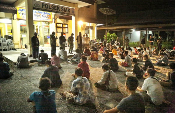 Keluyuran Tengah Malam, 58 Anak-anak Muda Siak dan 32 Motor Diamankan Polisi, Bupati Prihatin