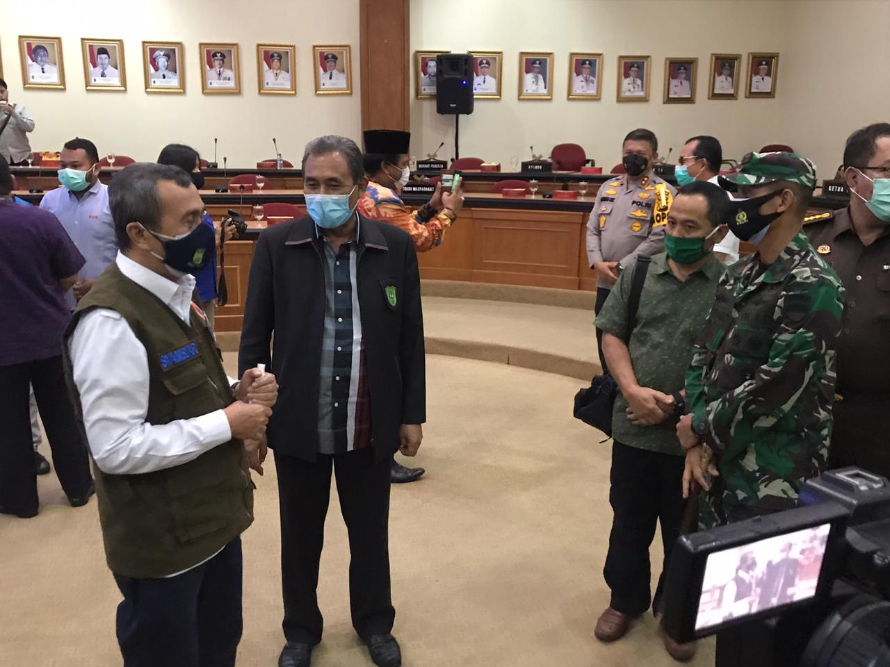 Gubernur Riau Gelar Pertemuan dengan Kapolda dan Danrem Terkait UU Cipta Kerja