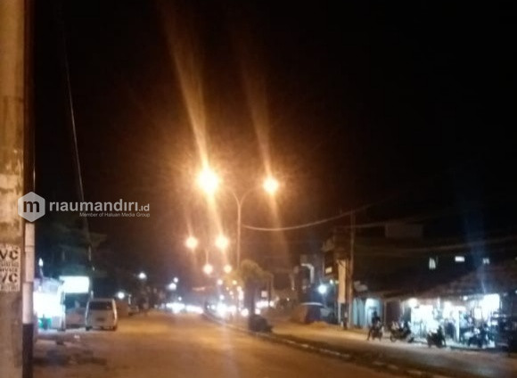 Jalan Umum di Rohil Sudah Terang Benderang, Bupati Suyatno: Baganbatu Segera Menyusul