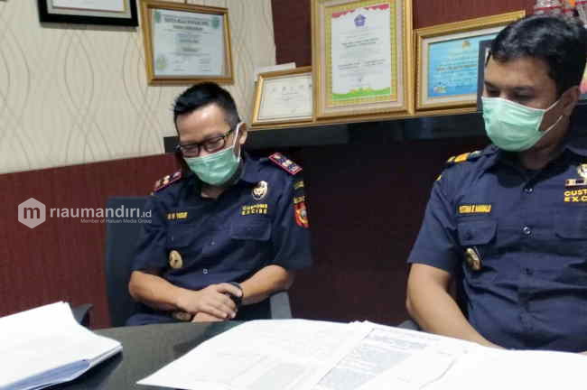 Bea Cukai Tembilahan Diduga 'Gelapkan' Rokok Barang Milik Negara