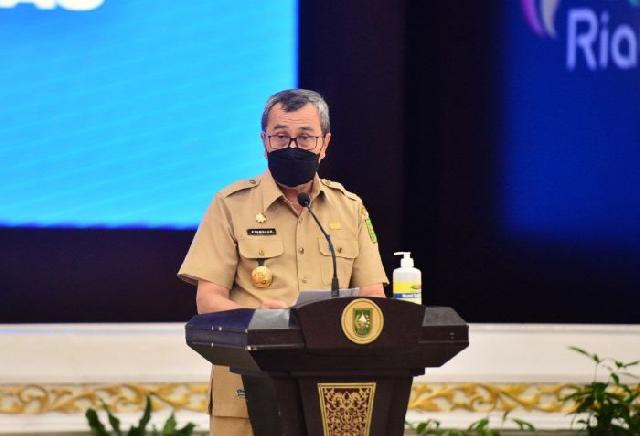 Gubernur Riau Terima Penghargaan BKN Award